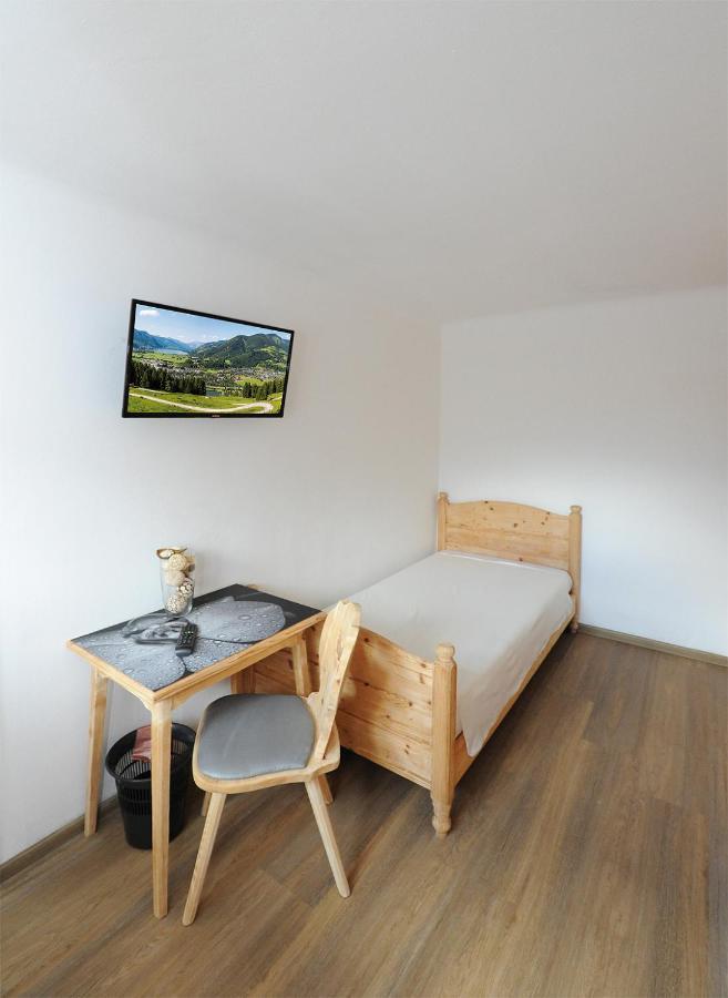 Chalet Gloria - Doppel- Und Mehrbettzimmer บรุค อันแดร์ โกรสส์กลอคเนอร์ชตราสเซอ ภายนอก รูปภาพ