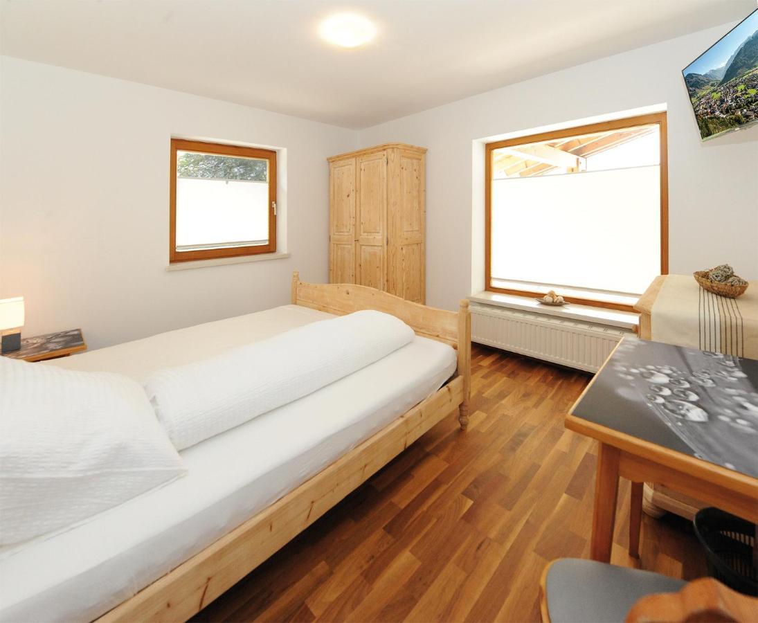 Chalet Gloria - Doppel- Und Mehrbettzimmer บรุค อันแดร์ โกรสส์กลอคเนอร์ชตราสเซอ ภายนอก รูปภาพ